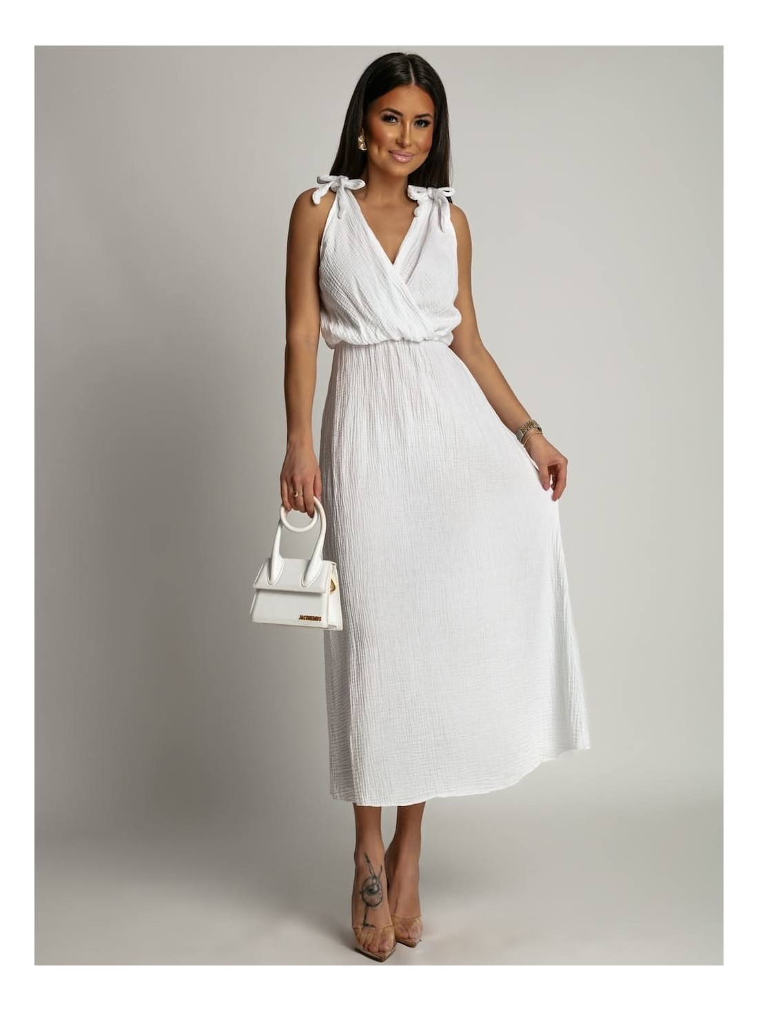 Muslin summer dress with an envelope neckline, white SF22317